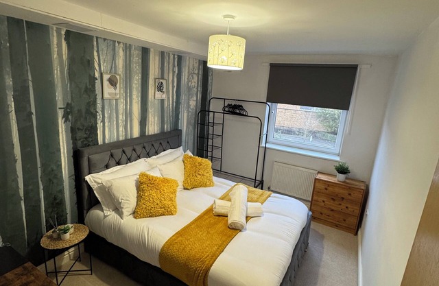 Charming 2-bedroom apartment in enchanting Croydon with WiFi