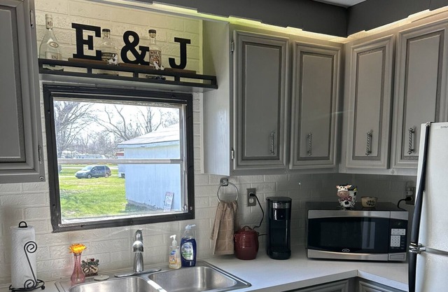 Charming 2-bedroom mobile home with AC and WiFi in Hillsboro