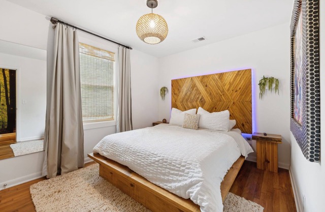 Charming 2-bedroom unit in duplex in Nashville
