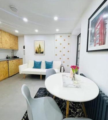 Charming 2Bd Modern Flat with Garden In Little Venice
