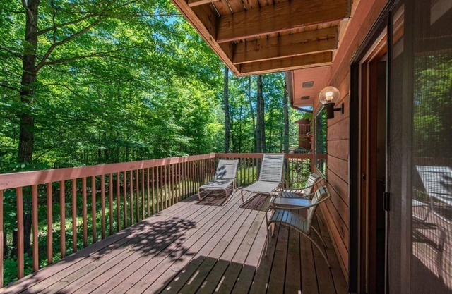 Charming 2BR Condo with Lake View & Indoor Pool at The Rushes