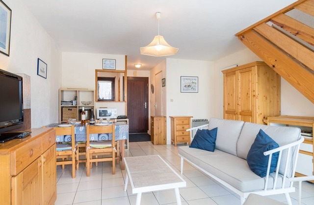 Casa acogedora en Locmariaquer, 3 habitaciones, jardín privado, cerca de la playa y servicios