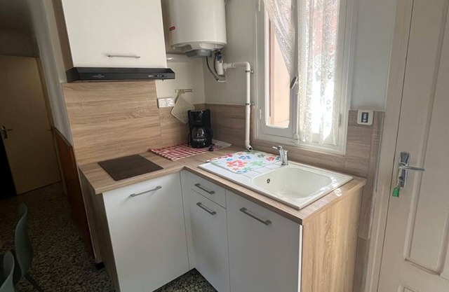 Casa en Saint-André: 2 habitaciones, gran terraza, cerca de playas y rutas de senderismo