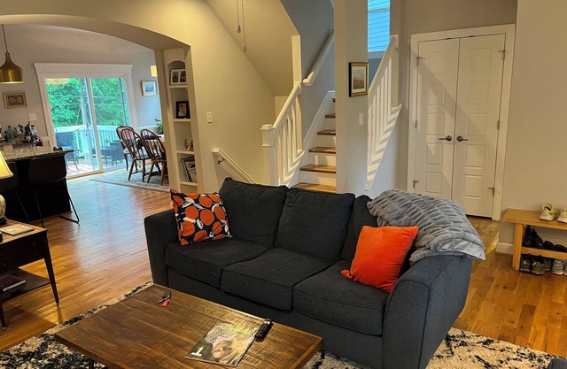 Charming 3-bedroom house in uspcale Charlottesville