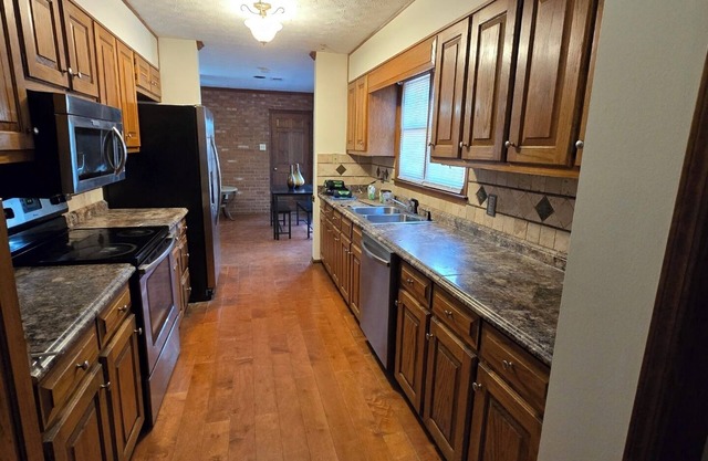 Charming 3-bedroom house with WiFi, AC in Metro Atlanta