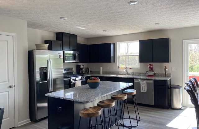 Charming 3-bedroom house with WiFi, AC in lovely Harrison