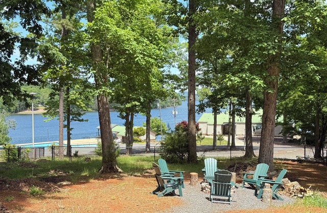 Charming 3-bedroom house in tranquil Mount Gilead with lake views