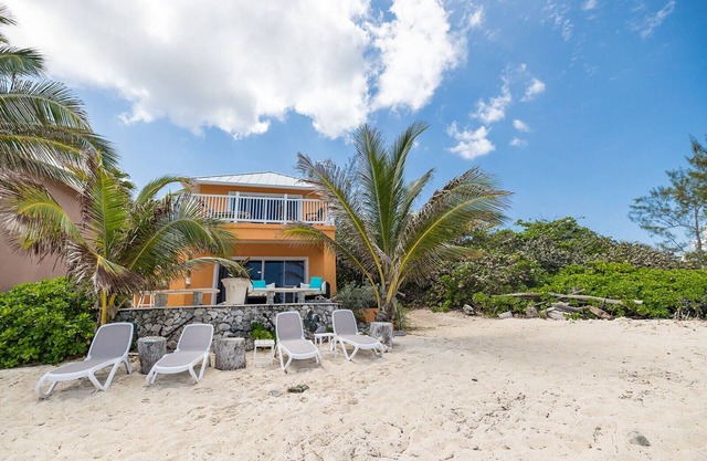 Charming 3-bedroom villa with 2 King size beds on Beautiful North Side