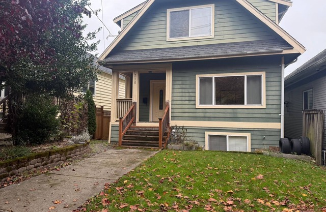 Charming 3-BR Home Close to Swedish Cherry Hill