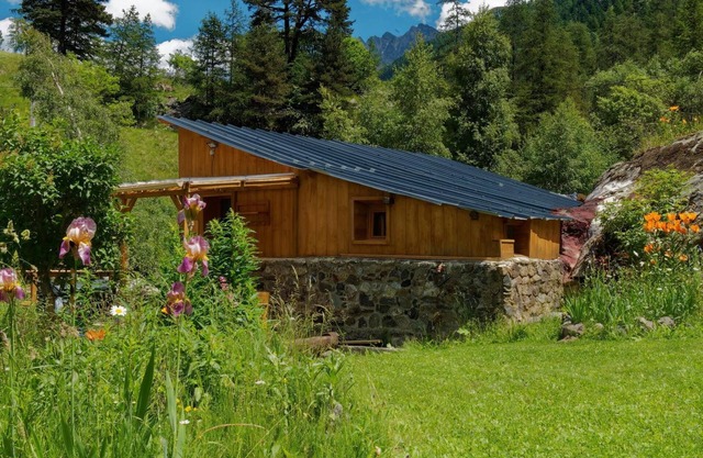 Encantador chalet de 3 estrellas con jardín privado en el corazón de Mercantour