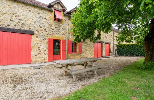 Casa rural con jardín y terraza cerca de Belvès y Cadouin