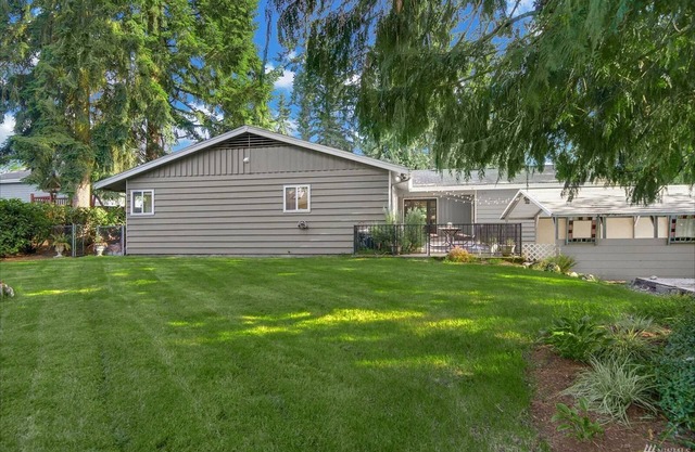 Charming 3BR Retreat, Lush Yard
