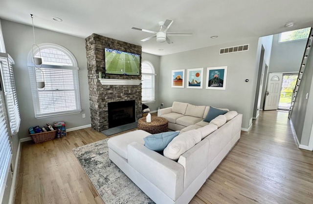 Charming 4-bedroom beach house, 3 blocks from beach, in fabulous Bradley Beach