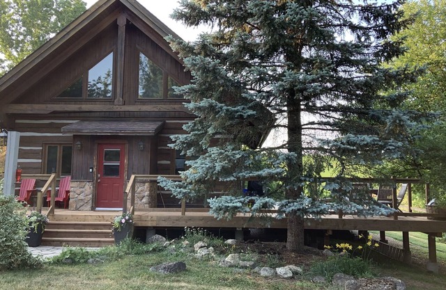 Charming 4 Bedroom Chalet located on a 1-acre lot w/hot tub.