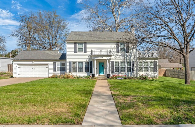Charming 4BR family home w/ private deck off master, big yard and patio