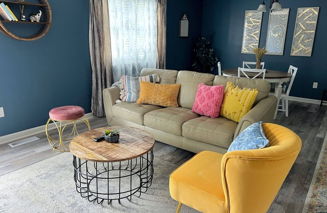 Charming and modern pet friendly home in a quiet neighborhood