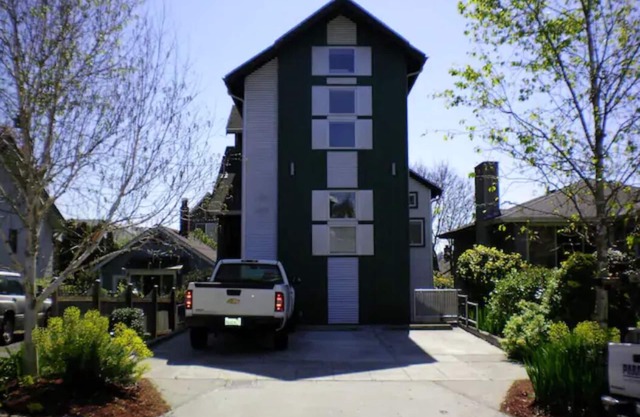 Ballard Acogedor, cálido y privado apartamento en casa.
