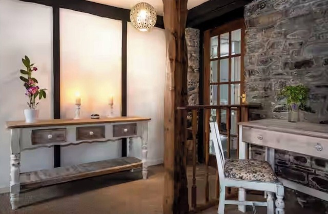 Charming Cottage Apartment-1 minute from Beach
