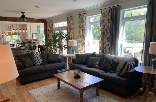 Charming Country home across the road from Lake Memphremagog