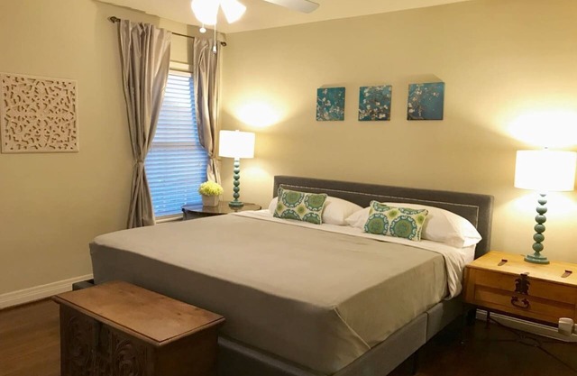 Charming Dallas Gem near SMU, Mockingbird Station