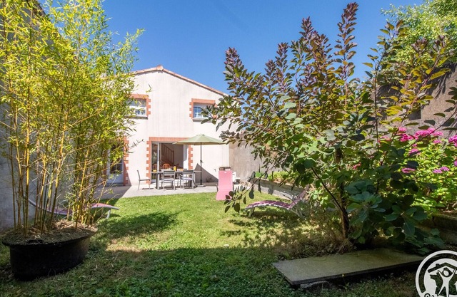 Casa rural familiar con terraza, cerca de naturaleza y atracciones, a 25 min del Puy du Fou