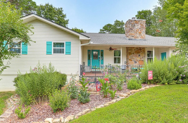 Charming Fairfield Bay Home on Golf Course