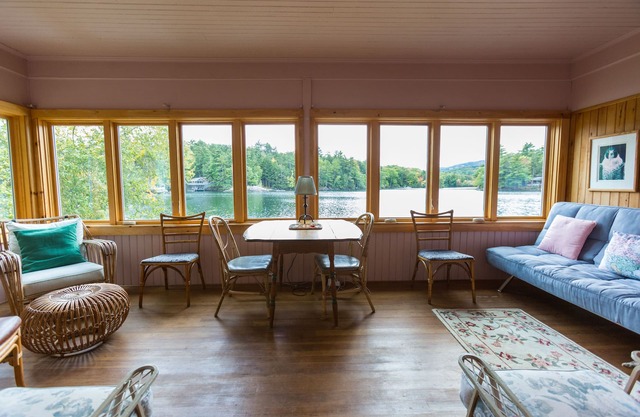 Cottage familiar con encanto a pocos pies del lago Megunticook, acceso privado al lago