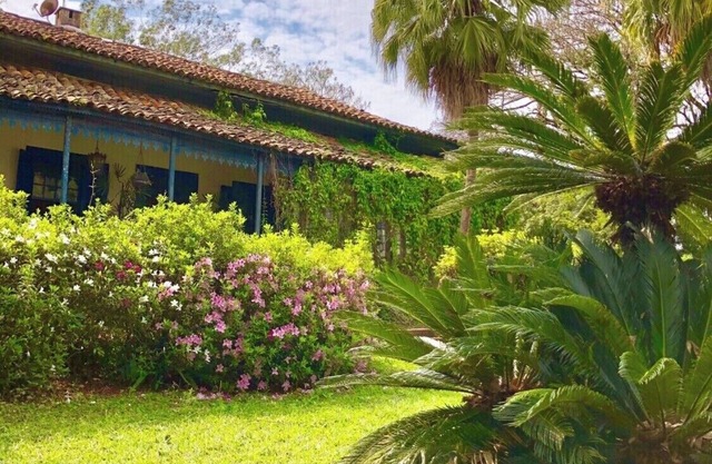 Granja con basado Fin de año mínimo antiga- estancia de cinco días.