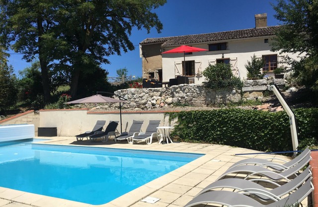 Encantadora casa de campo cerca de Toulouse con piscina. Se admiten mascotas y familias.