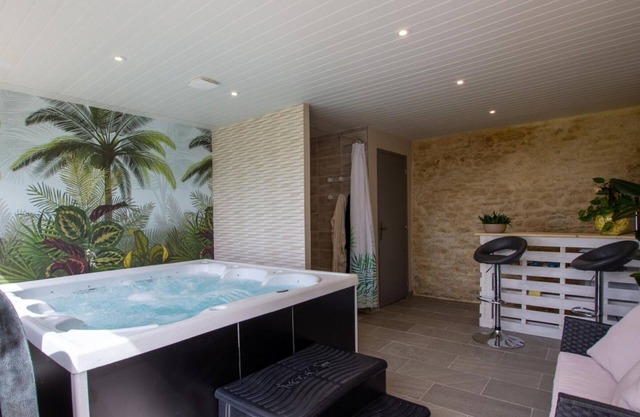 Casa rural con jacuzzi, cerca de Sarlat y Lascaux, ideal para familias, jardín, y carga eléctrica