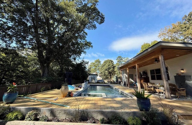 Charming guesthouse in Atlanta near East Lake Golf Course w/ hottub & pool