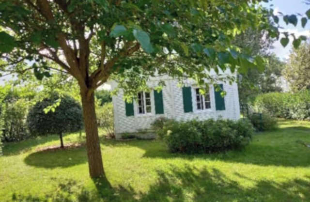 "Charming historic cabin close to the sea"