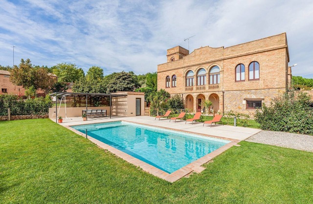 Casa en Vulpellac cerca del bosque