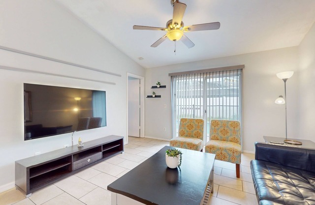 Charming Home With Heated Pool, Ping-Pong and Pool Table