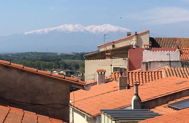 Encantadora casa en el centro histórico de Elne con vistas