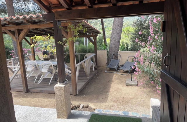 Encantadora villa en planta baja con zona ajardinada