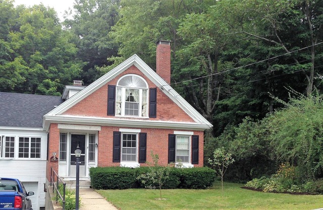 Meredith Village Antique Brick Brick en alquiler
