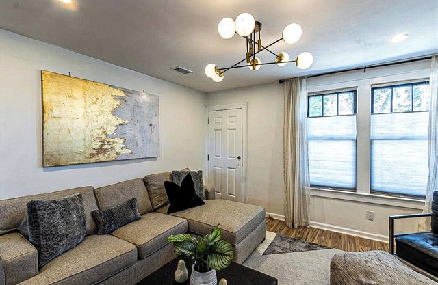 Charming, modern, 2nd floor home-away-from-home