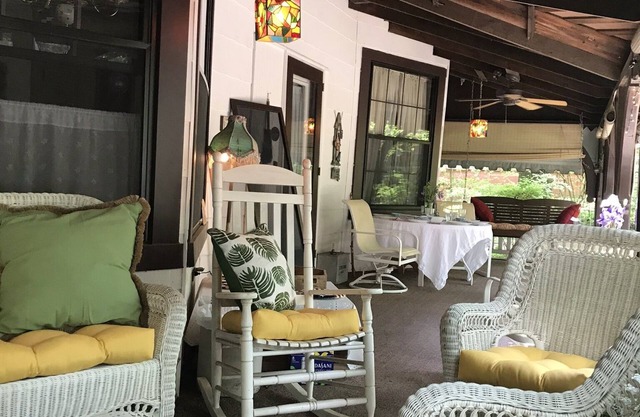 Encantadora cabaña de Mt Gretna escondida en una comunidad de arte tranquila llena de teatro musical y cenas tranquilas en el porche