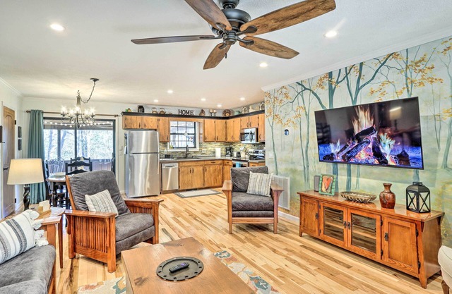 Charming Murphy Escape w/ Fire Pit & Hot Tub!