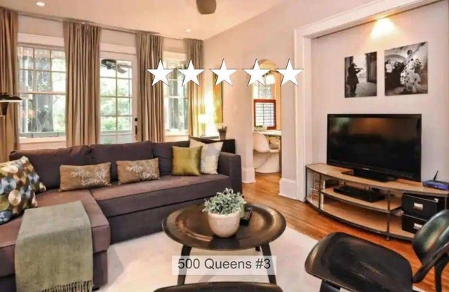 500 Queens #3: Stylish 2BR w/ Patio in Myers Park