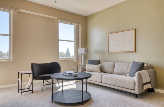 Charming Pasadena 1BR w/ Gym & Pool, nr Colorado Ave, by Blueground