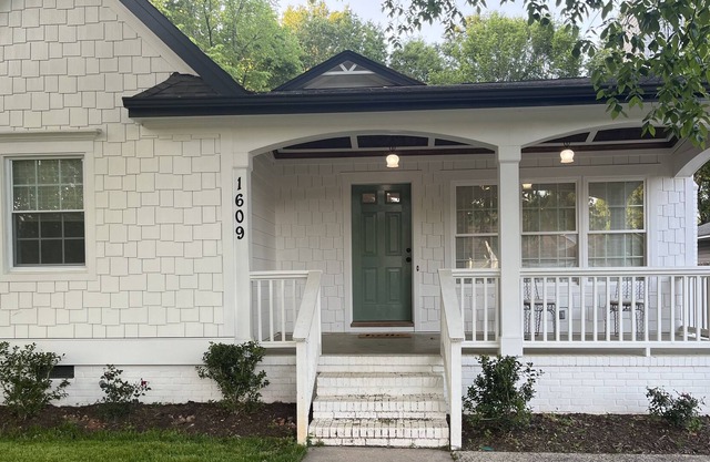 Charming Private Cottage completely renovated