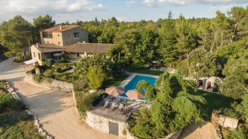Charming Provencal country house in the heart of the Luberon Mountains