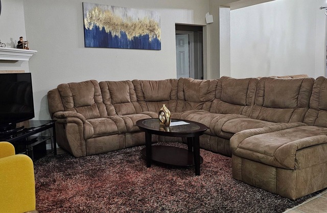 Charming Retreat - 3b/2b King-Sized Bed