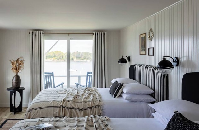 Charming Room with Ocean Views | Close to Hiking and Paddling Adventures