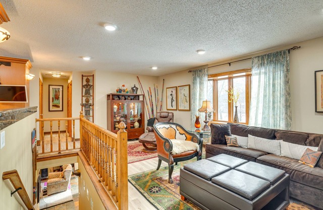 Charming Savage Home w/ Yard: 18 Mi to Minneapolis