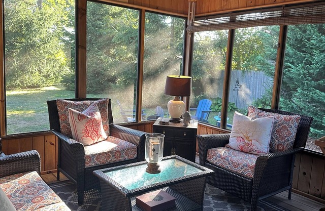 Charming SoCo Cottage by the Sea