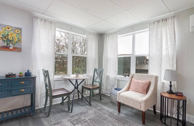 Charming Super Saver Studio Apartment MISTNO401-4