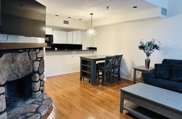Charming Tennessee Townhome! 2 Bedroom in North JC - Townhome with patio